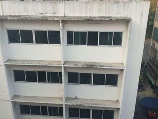 For sale 6 bed townhouse in Khlong Toei, Bangkok