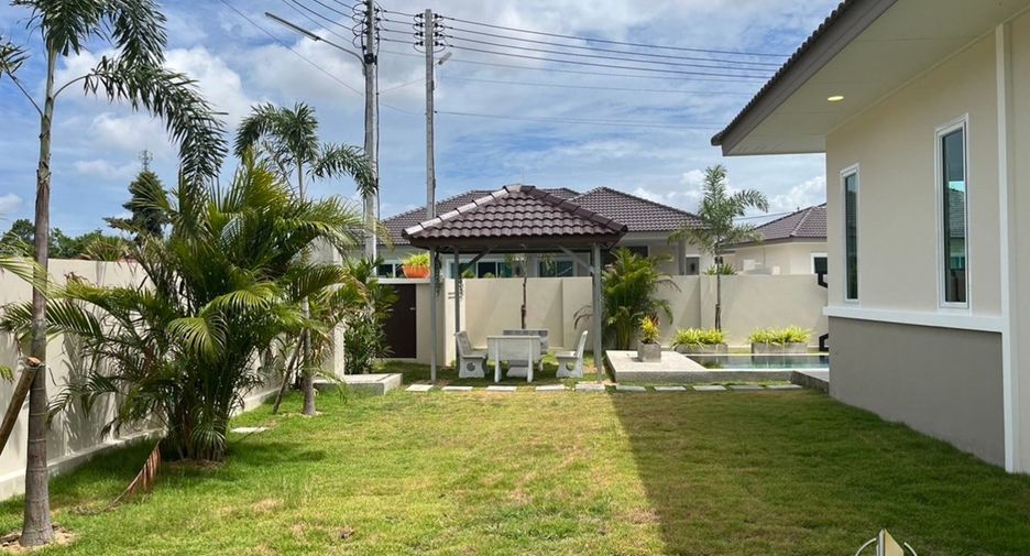Casa en alquiler de 3 habitaciones en Bang Lamung, Chonburi