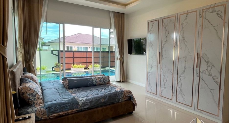 Casa en alquiler de 3 habitaciones en Bang Lamung, Chonburi