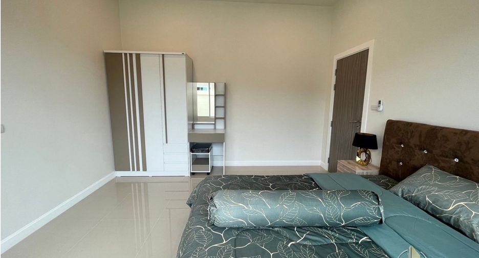 Casa en alquiler de 3 habitaciones en Bang Lamung, Chonburi