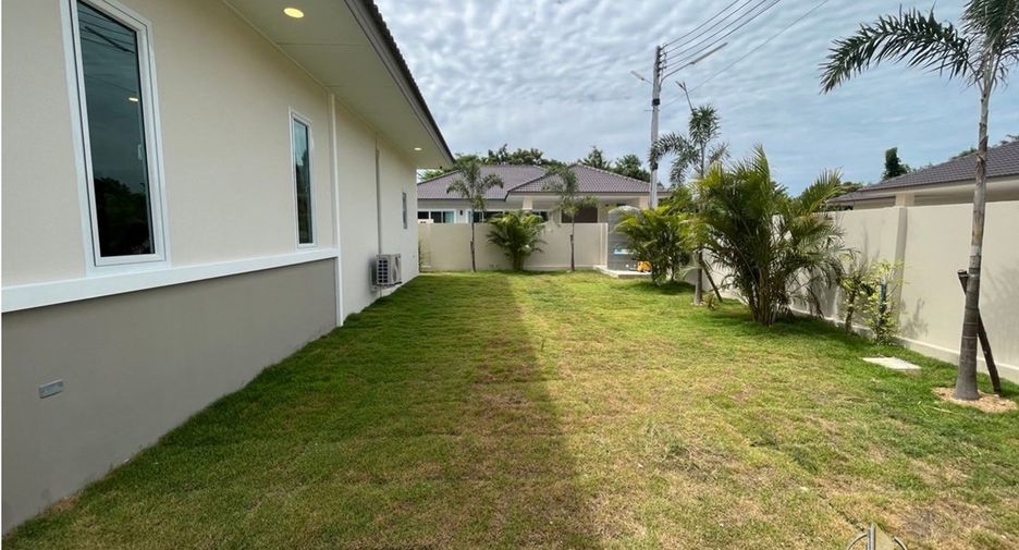 Casa en alquiler de 3 habitaciones en Bang Lamung, Chonburi
