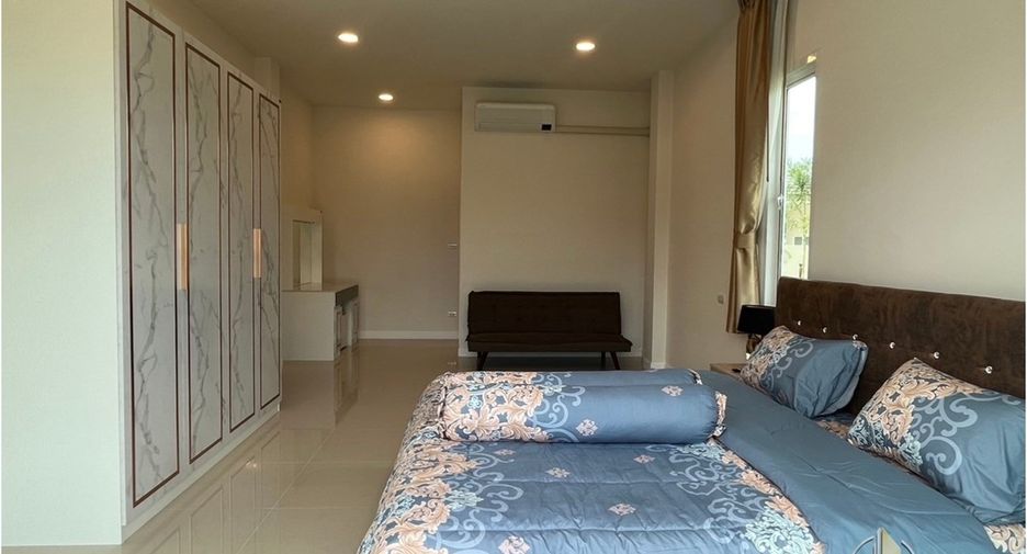 Casa en alquiler de 3 habitaciones en Bang Lamung, Chonburi
