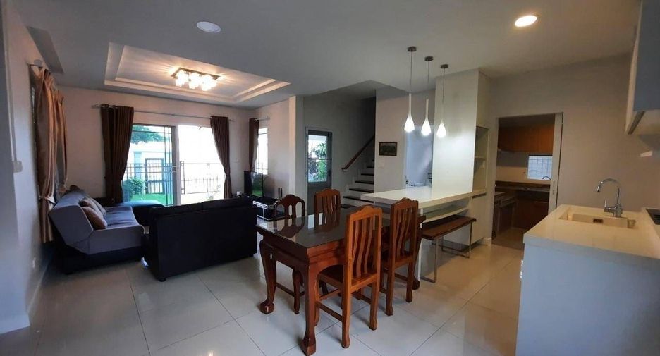 For rent 4 Beds house in Mueang Chiang Mai, Chiang Mai