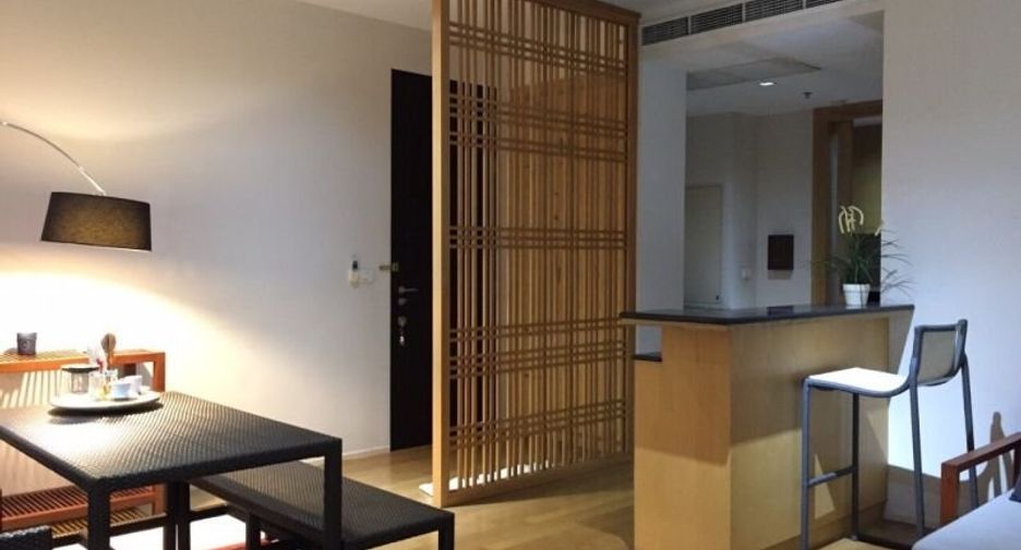 For rent 3 bedrooms condo in Khlong Toei, Bangkok