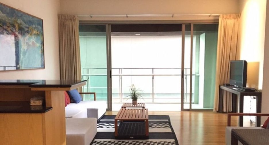 For rent 3 bedrooms condo in Khlong Toei, Bangkok