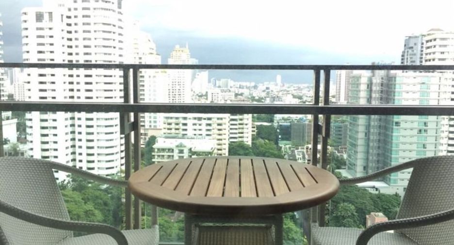 For rent 3 bedrooms condo in Khlong Toei, Bangkok
