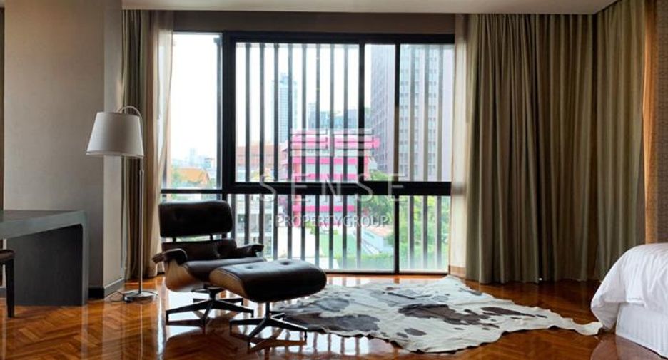 For rent 2 bedrooms condo in Watthana, Bangkok