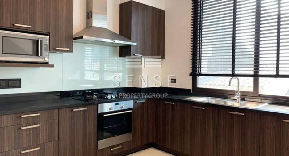 For rent 2 bedrooms condo in Watthana, Bangkok