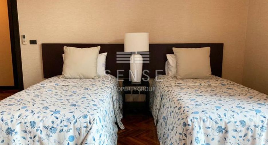 For rent 2 bedrooms condo in Watthana, Bangkok
