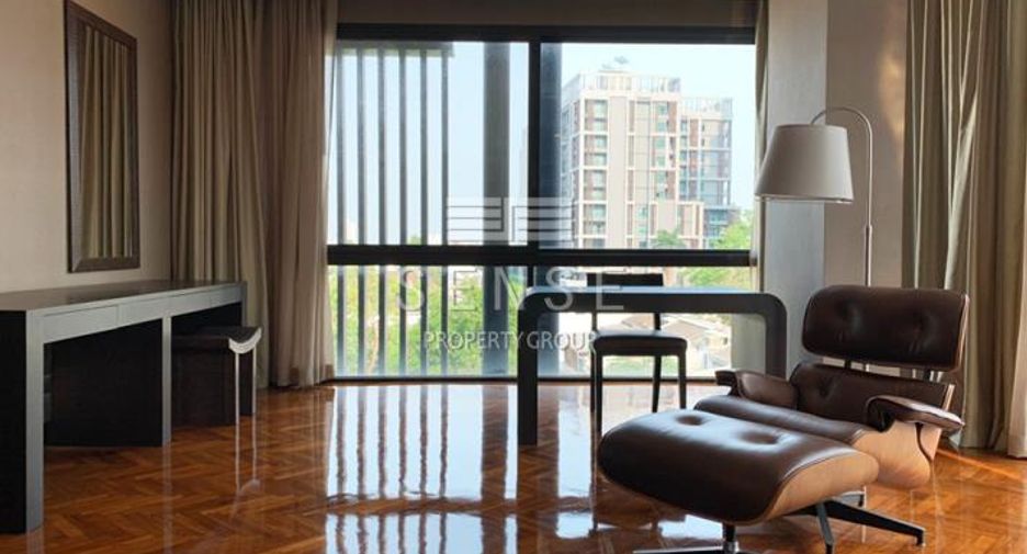 For rent 2 bedrooms condo in Watthana, Bangkok