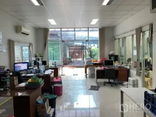 For rent and for sale warehouse in Khlong Luang, Pathum Thani