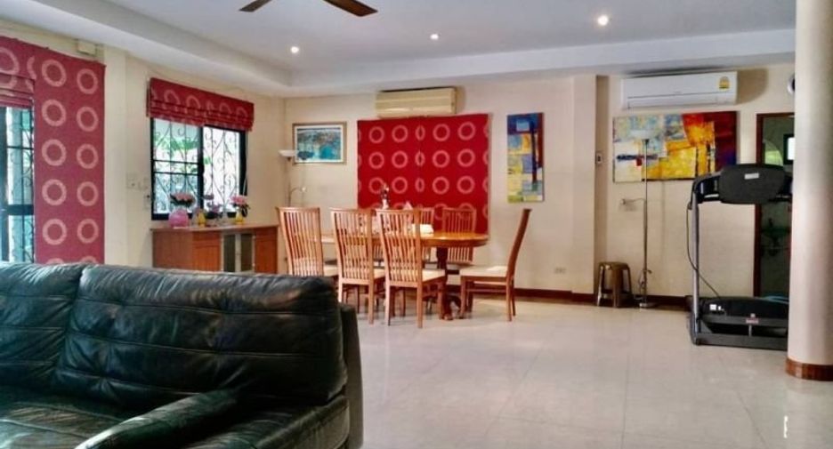 Casa en alquiler de 5 habitaciones en Bang Lamung, Chonburi