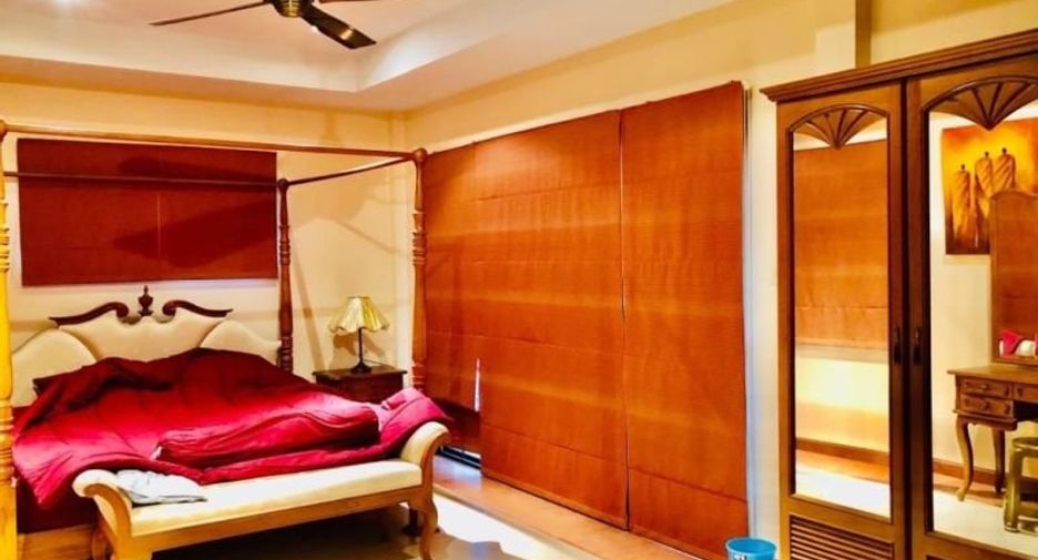Casa en alquiler de 5 habitaciones en Bang Lamung, Chonburi