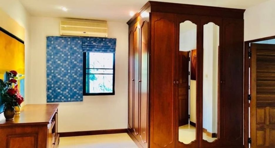 Casa en alquiler de 5 habitaciones en Bang Lamung, Chonburi