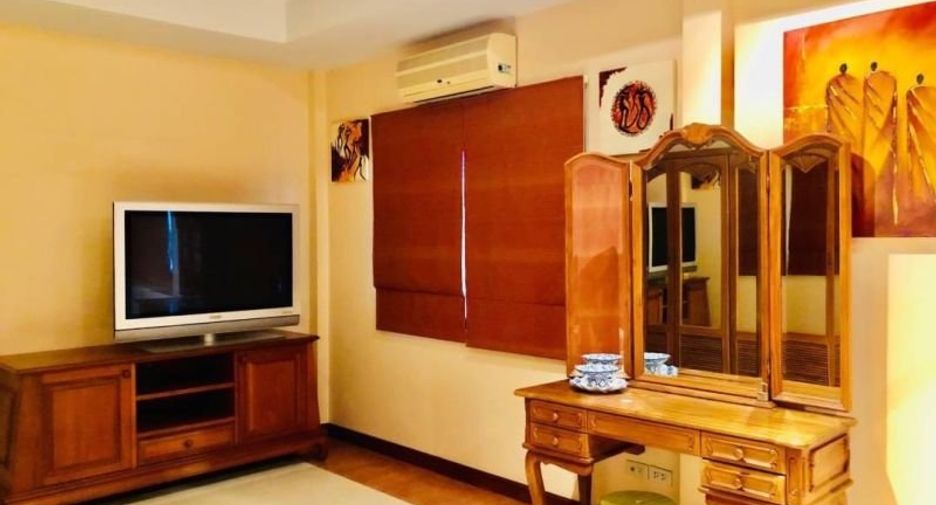Casa en alquiler de 5 habitaciones en Bang Lamung, Chonburi
