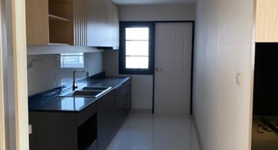 For sale and for rent 3 bed condo in Watthana, Bangkok
