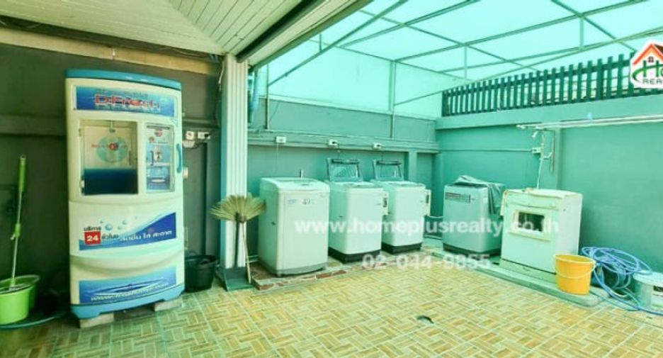 For rent 6 bedrooms apartment in Wang Thonglang, Bangkok