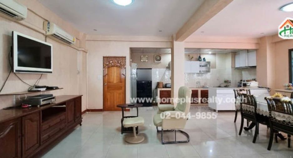 For rent 6 bedrooms apartment in Wang Thonglang, Bangkok