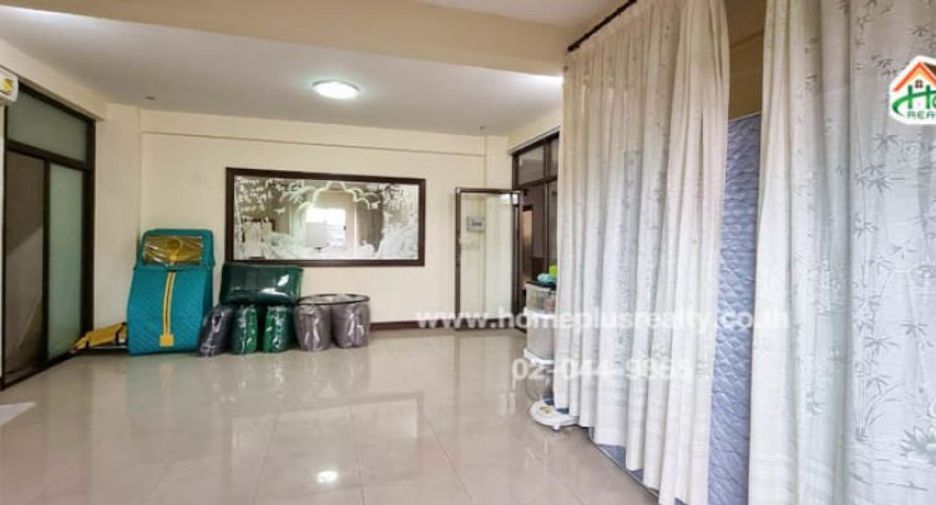 For rent 6 bedrooms apartment in Wang Thonglang, Bangkok