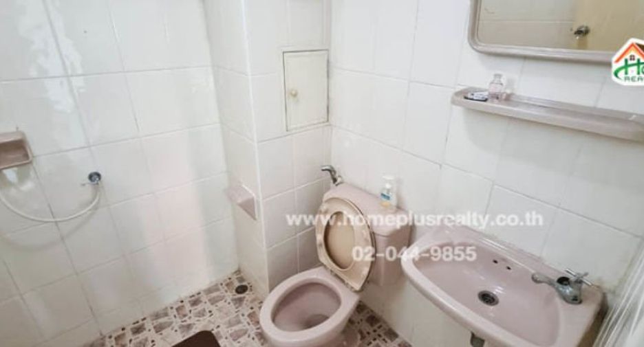For rent 6 bedrooms apartment in Wang Thonglang, Bangkok