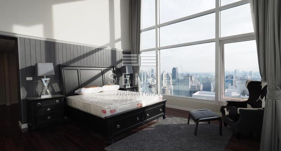 À louer 4 chambres condo à Watthana, Bangkok