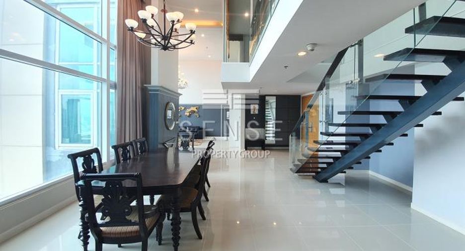 À louer 4 chambres condo à Watthana, Bangkok