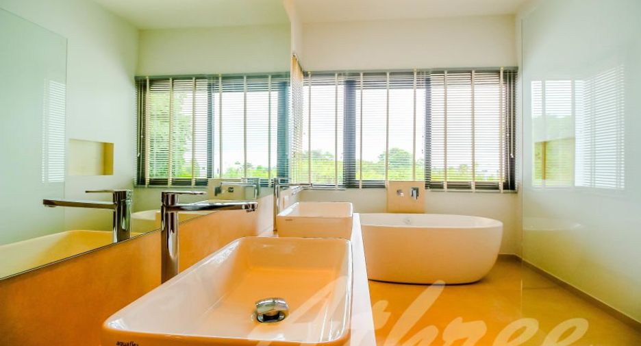 Villa zur Miete und zum Kauf mit 3 Zimmer in Mueang Phuket, Phuket