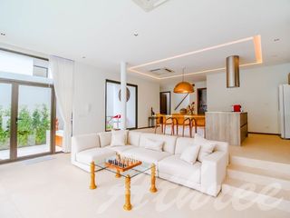 À louer et à vendre 3 chambres villa à Mueang Phuket, Phuket