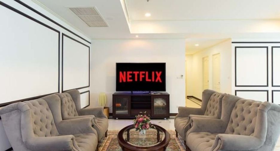 For sale 3 bedrooms condo in Khlong Toei, Bangkok