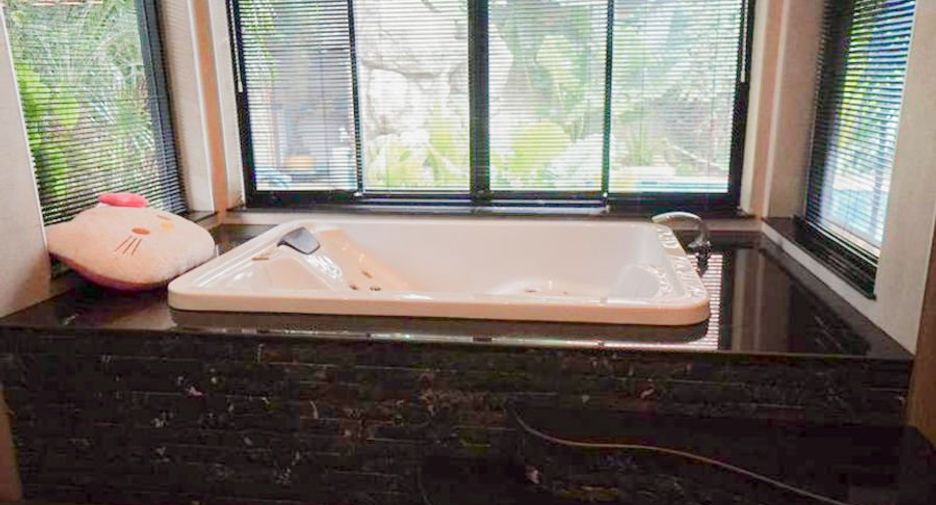 For sale 4 bed villa in Bang Lamung, Chonburi