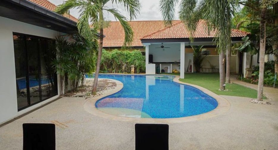 For sale 4 bed villa in Bang Lamung, Chonburi