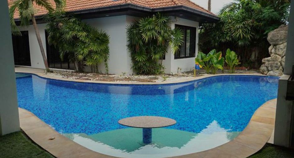 For sale 4 bed villa in Bang Lamung, Chonburi