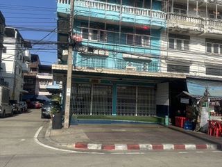 For rent 4 Beds townhouse in Bang Khun Thian, Bangkok