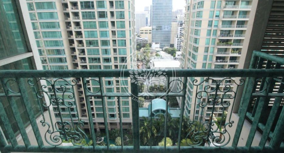 For rent and for sale 2 bedrooms condo in Pathum Wan, Bangkok