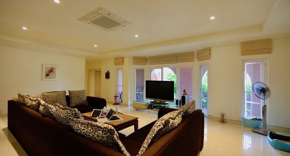 For sale 4 Beds house in Central Pattaya, Pattaya