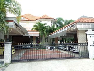 For sale 10 bed house in Chom Thong, Bangkok