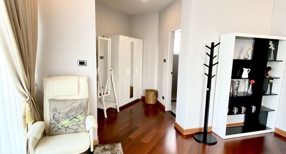 For rent 5 bed condo in Huai Khwang, Bangkok