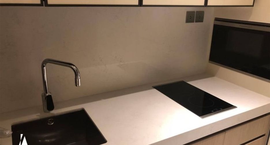 For sale 1 bed condo in Khlong Toei, Bangkok