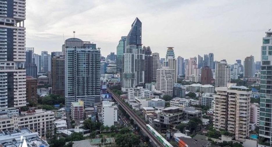For sale 1 bed condo in Khlong Toei, Bangkok