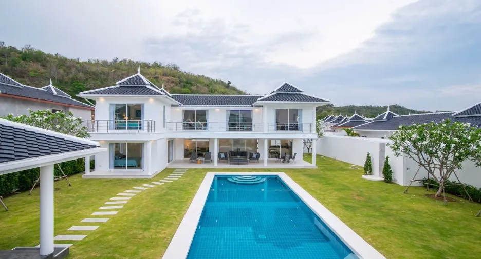 For sale 4 Beds villa in Hua Hin, Prachuap Khiri Khan