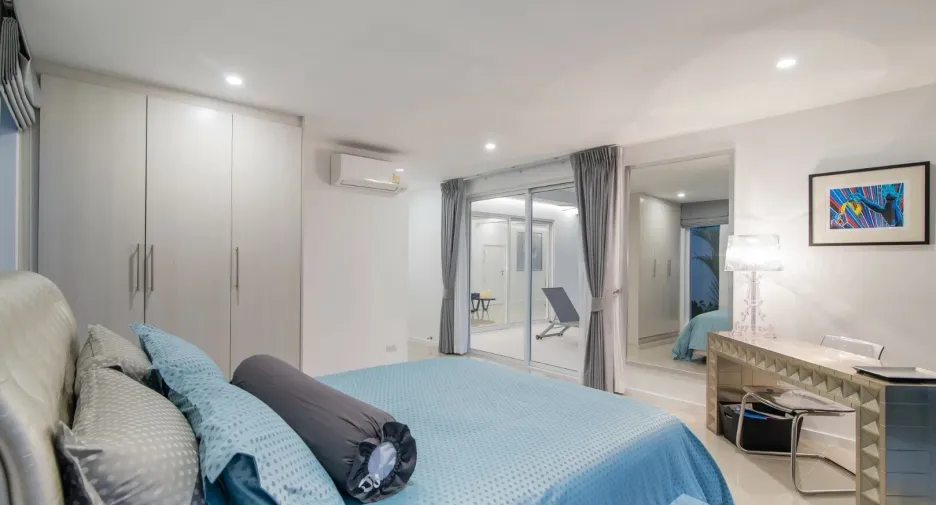 For sale 4 Beds villa in Hua Hin, Prachuap Khiri Khan