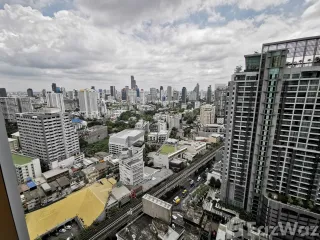 For rent 3 Beds condo in Khlong Toei, Bangkok