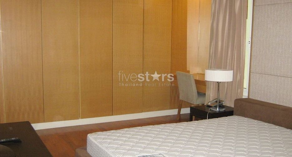 For rent 2 Beds condo in Khlong Toei, Bangkok