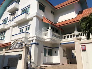 For sale 9 bed house in North Pattaya, Pattaya
