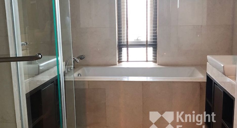 For sale 2 bedrooms condo in Pathum Wan, Bangkok