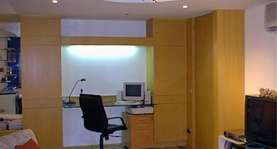 For sale 2 bed condo in Watthana, Bangkok