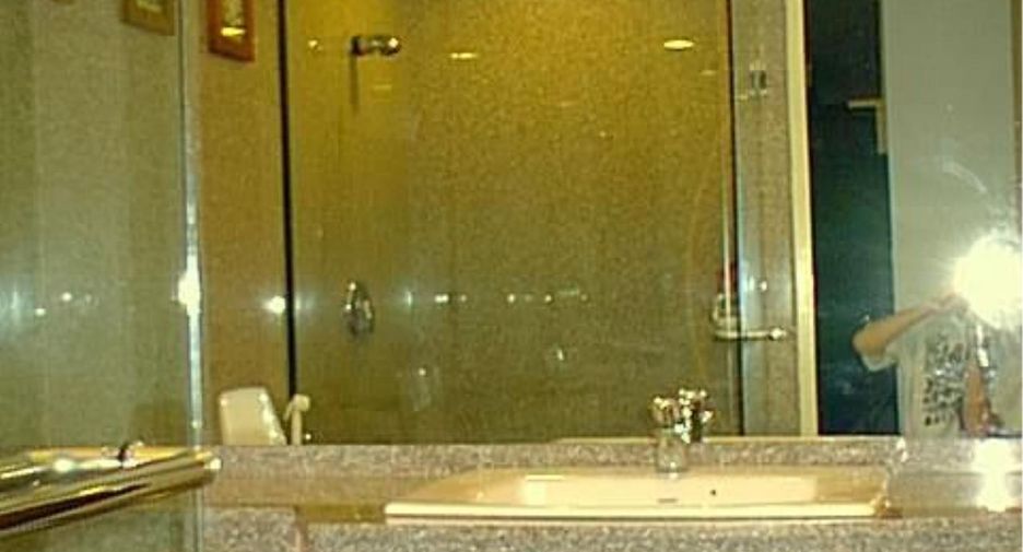 For sale 2 bed condo in Watthana, Bangkok