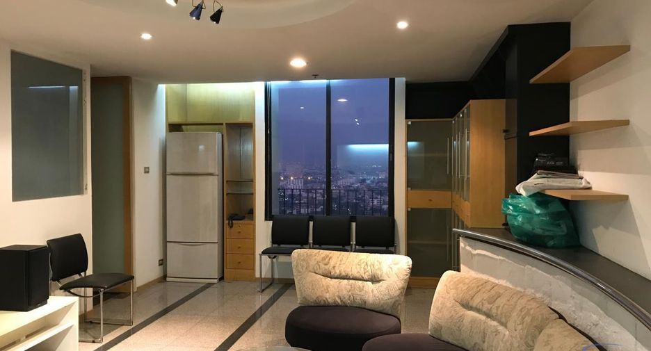 For sale 2 bed condo in Watthana, Bangkok