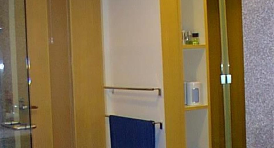 For sale 2 bed condo in Watthana, Bangkok