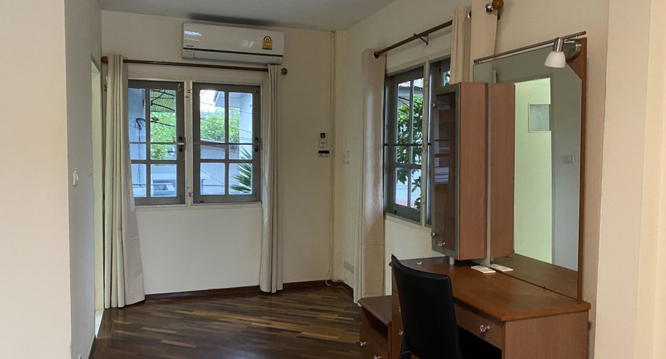 For rent 2 bed house in Chatuchak, Bangkok